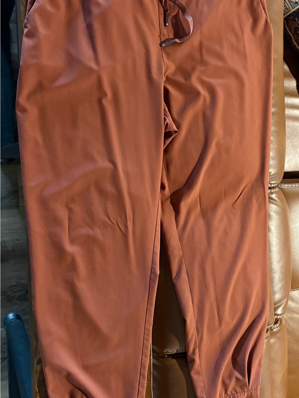 FIG Women's Track Joggers in Rust Brown